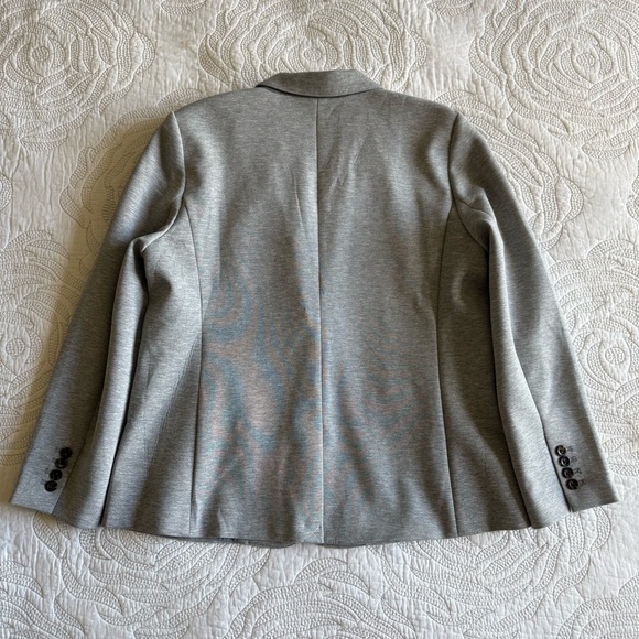 NWT - Ann Taylor - The Petite Hutton Blazer in Double Knit - Light Gray - Picture 10 of 13